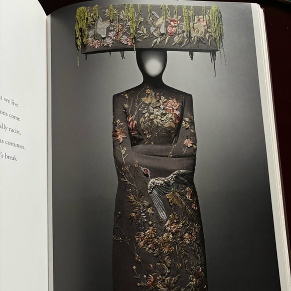 Alexander McQueen Savage Beauty 2011 Coffee Table Book - Picture 8 of 12